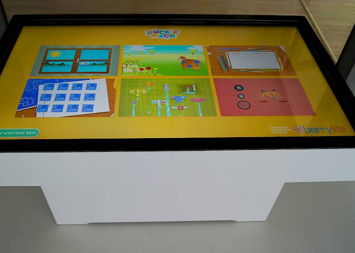 Interactive room in Pod Magnolią kindergarten - interactive table with Duckie Deck games