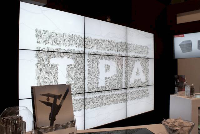 Ściana multimedialna na stoisku TPA